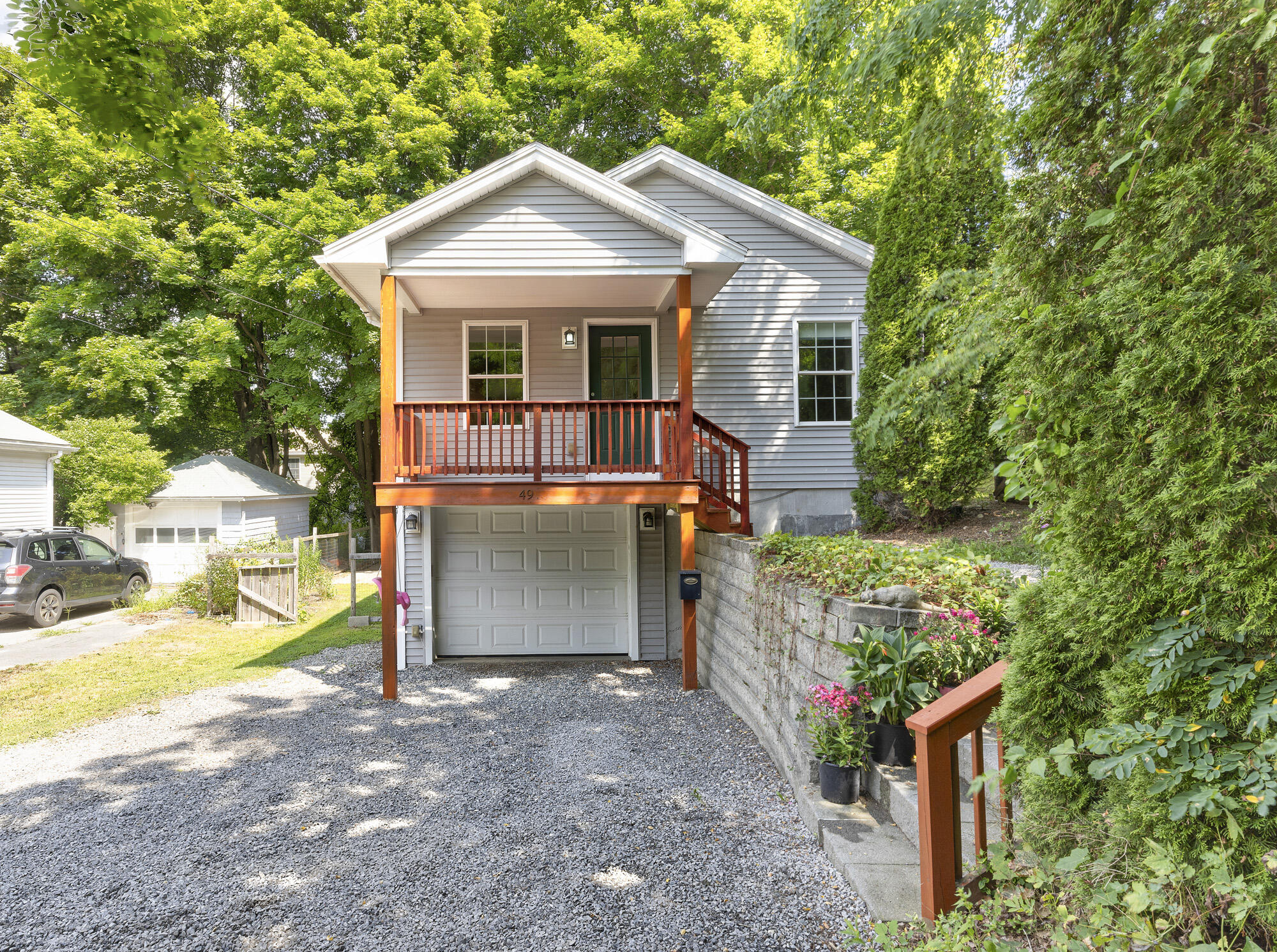 49 Oakdale Avenue