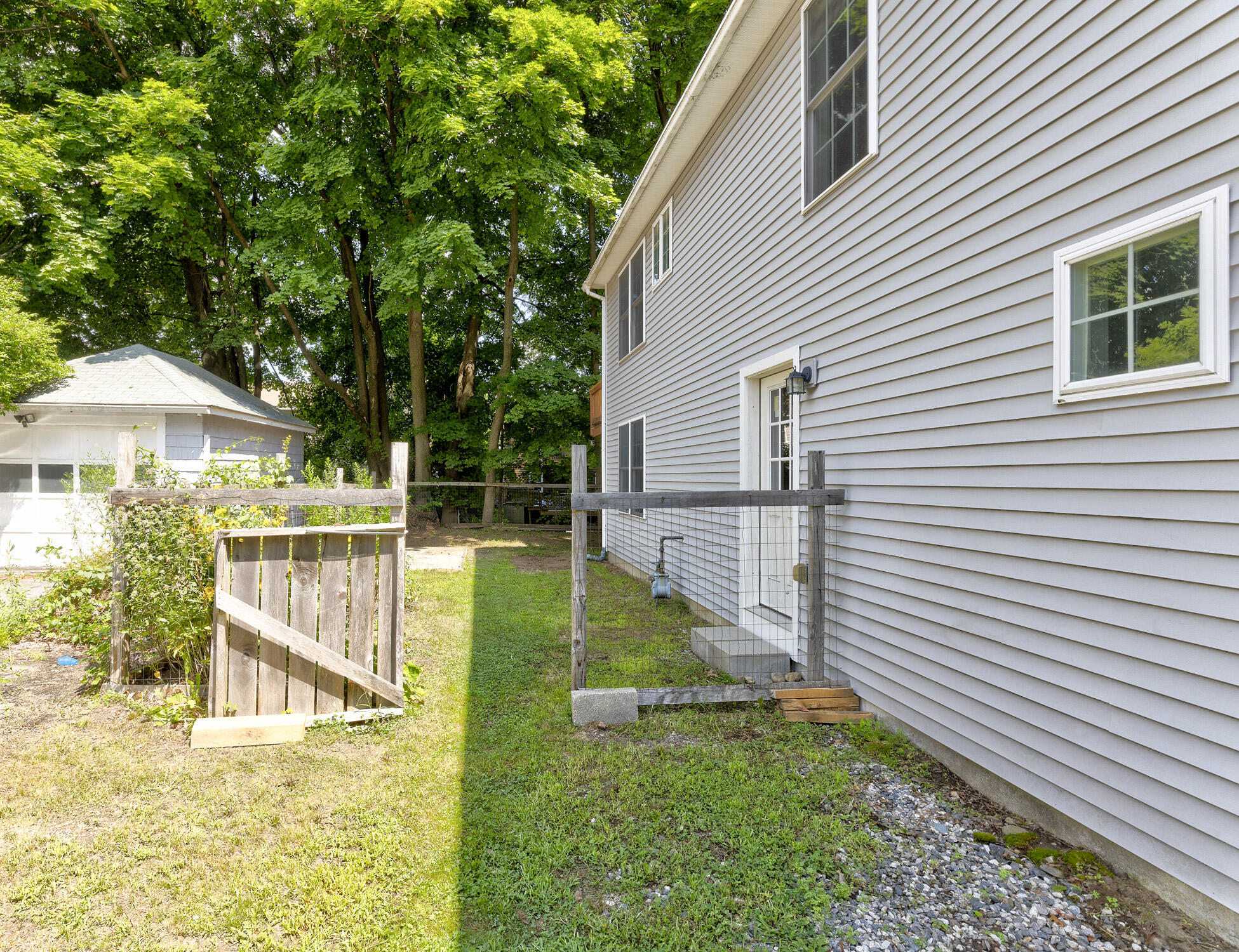 49 Oakdale Avenue