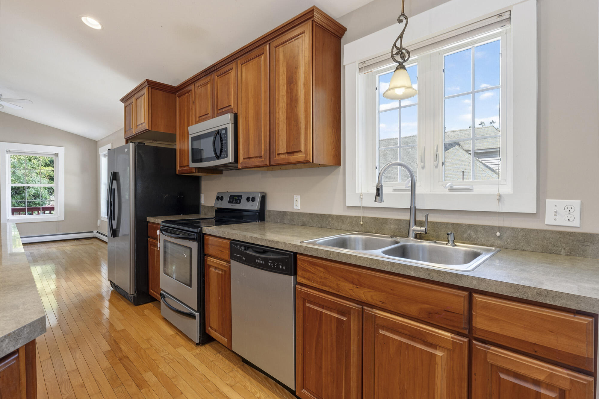 49 Oakdale Avenue