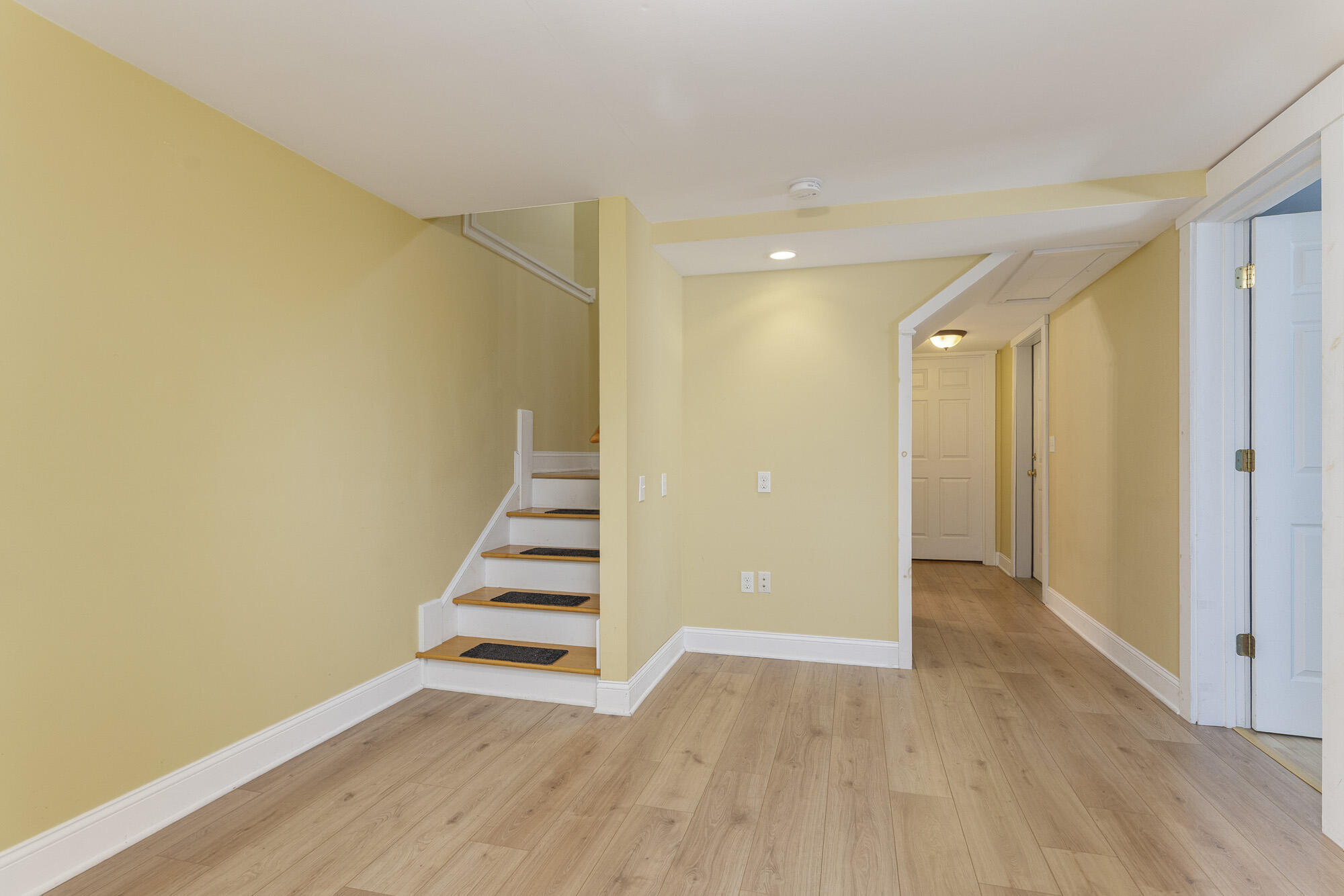 49 Oakdale Avenue