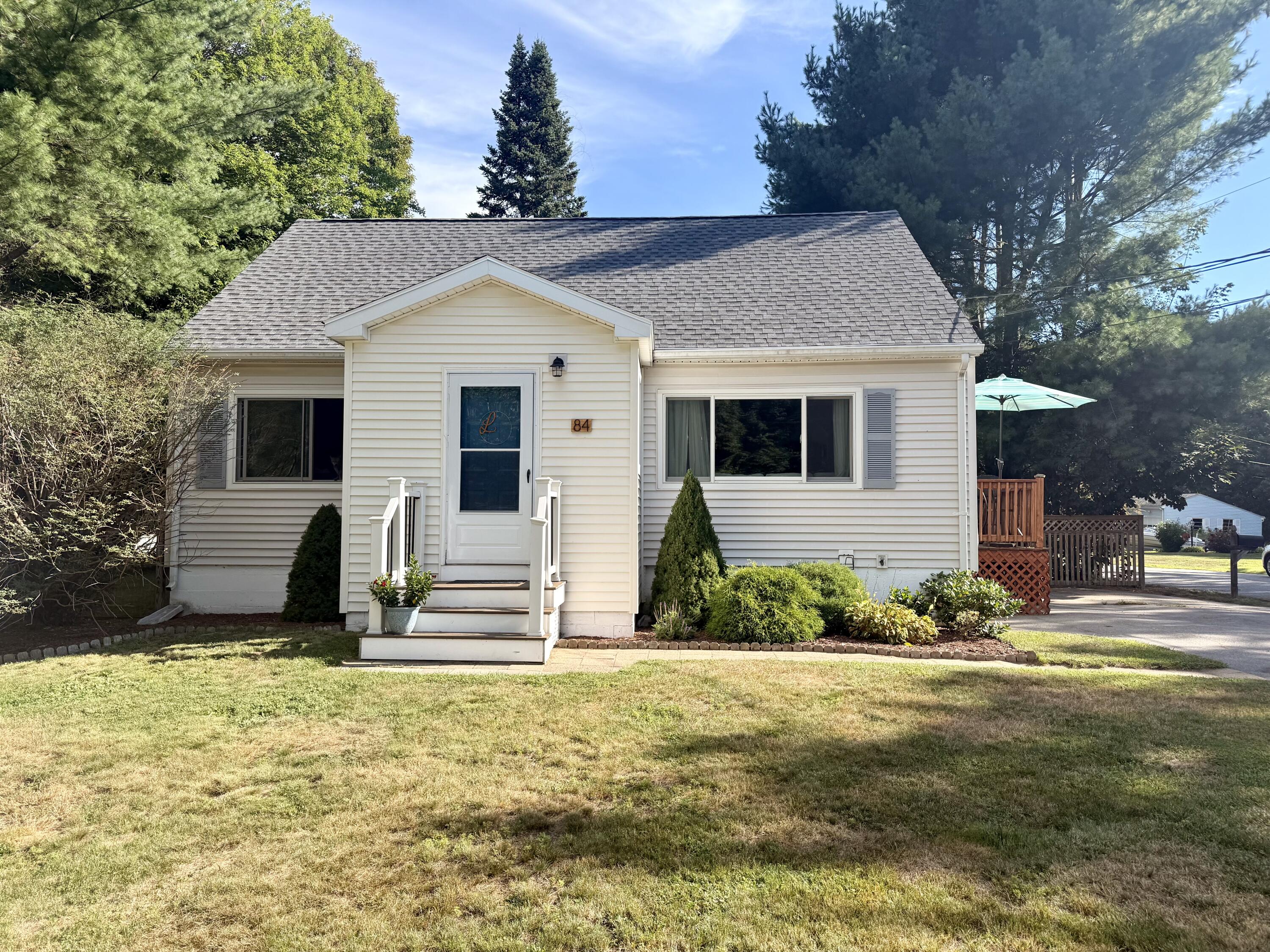 84 Oriole Street