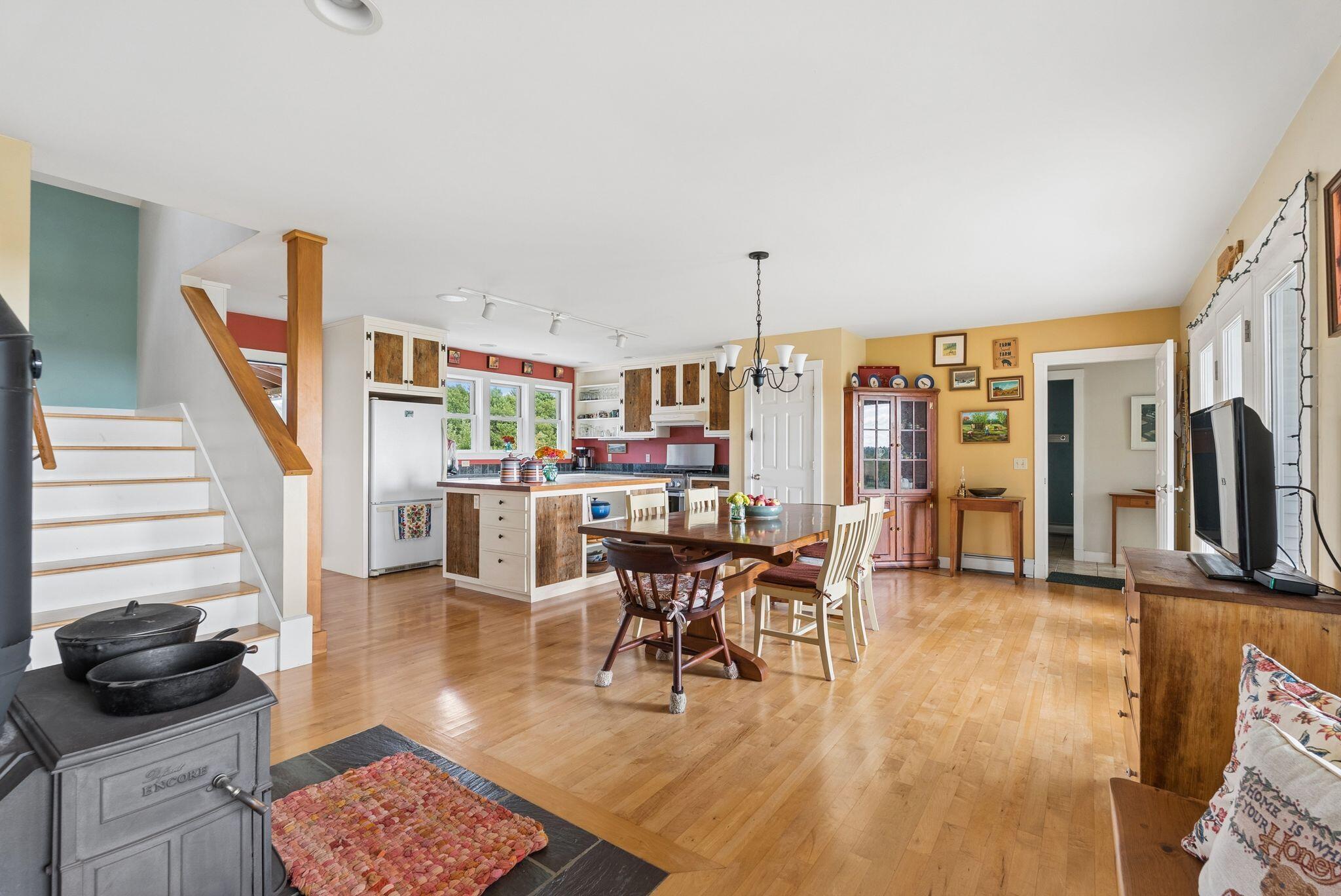 496 Davis Road