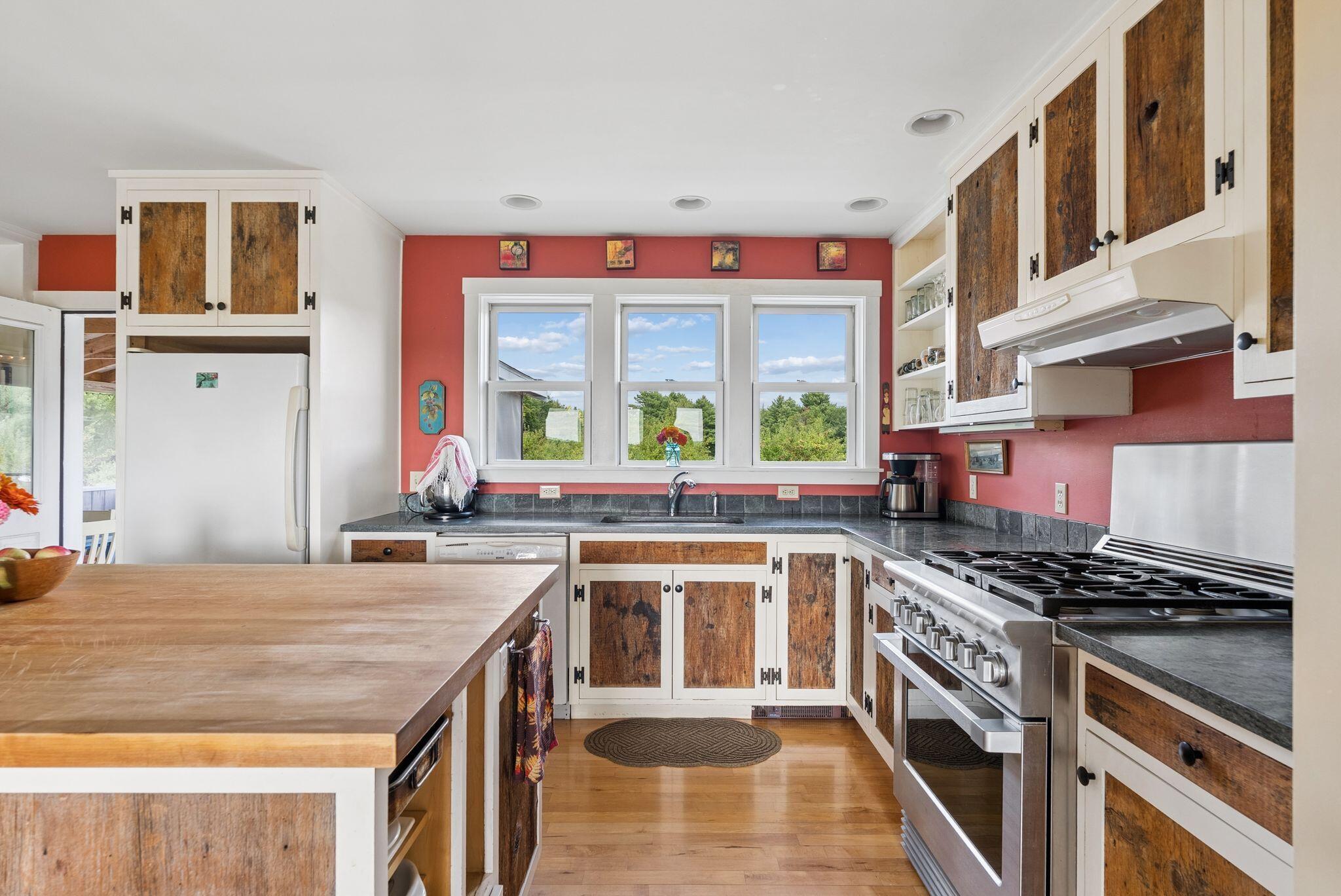 496 Davis Road