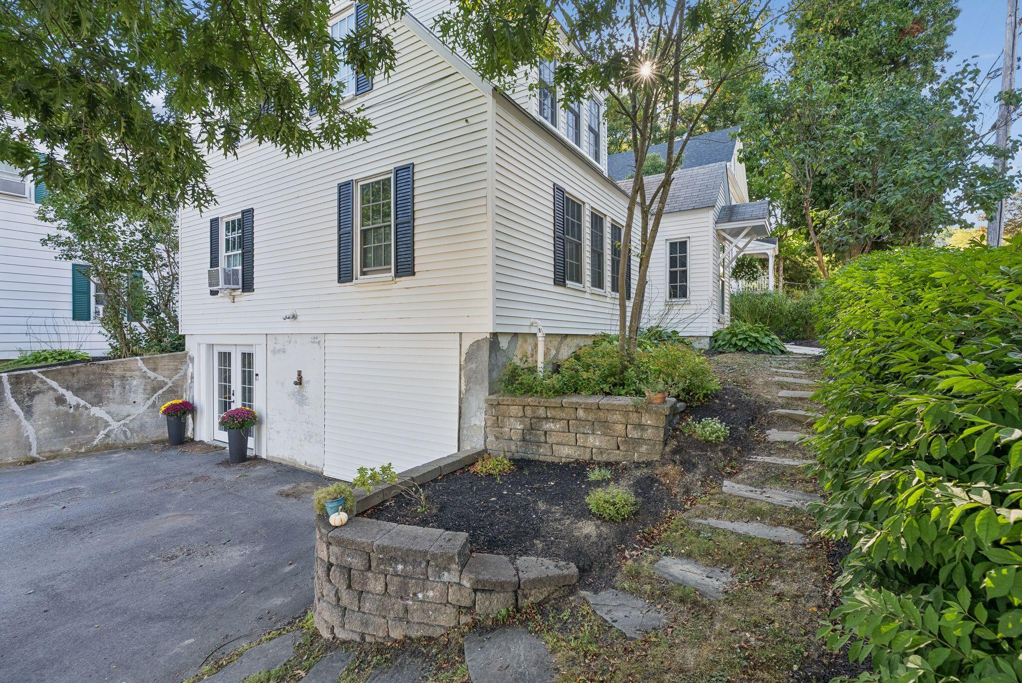 61 Pleasant Street