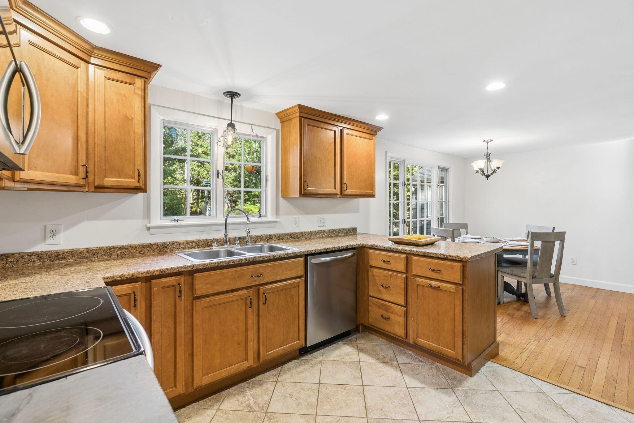 18 Broad Cove Road