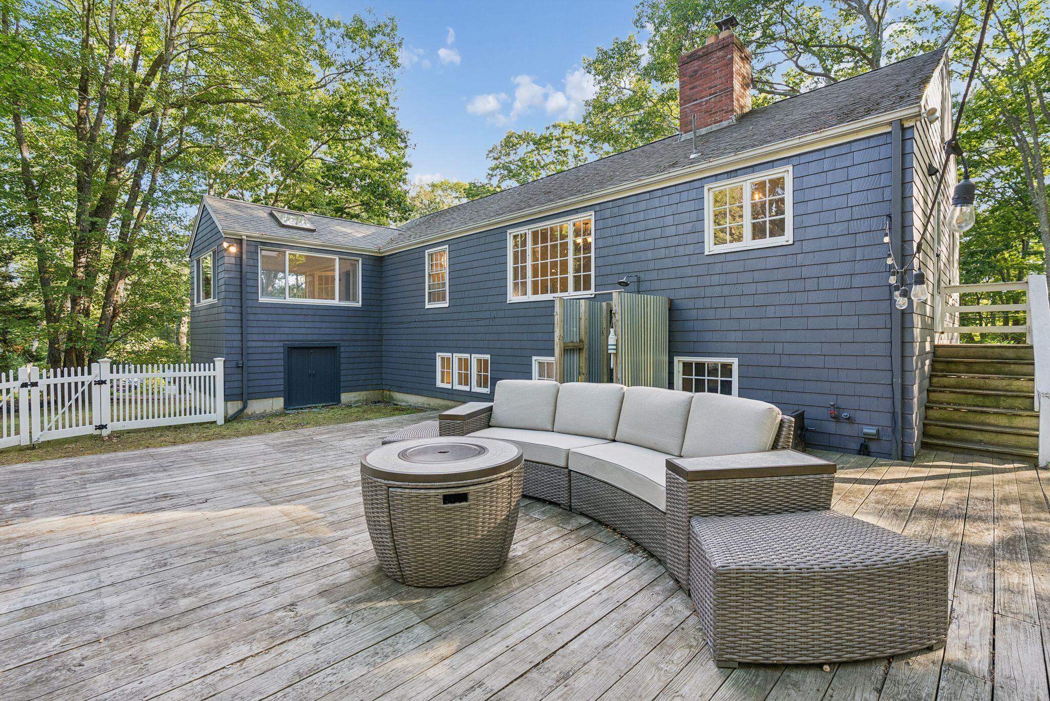 18 Broad Cove Road