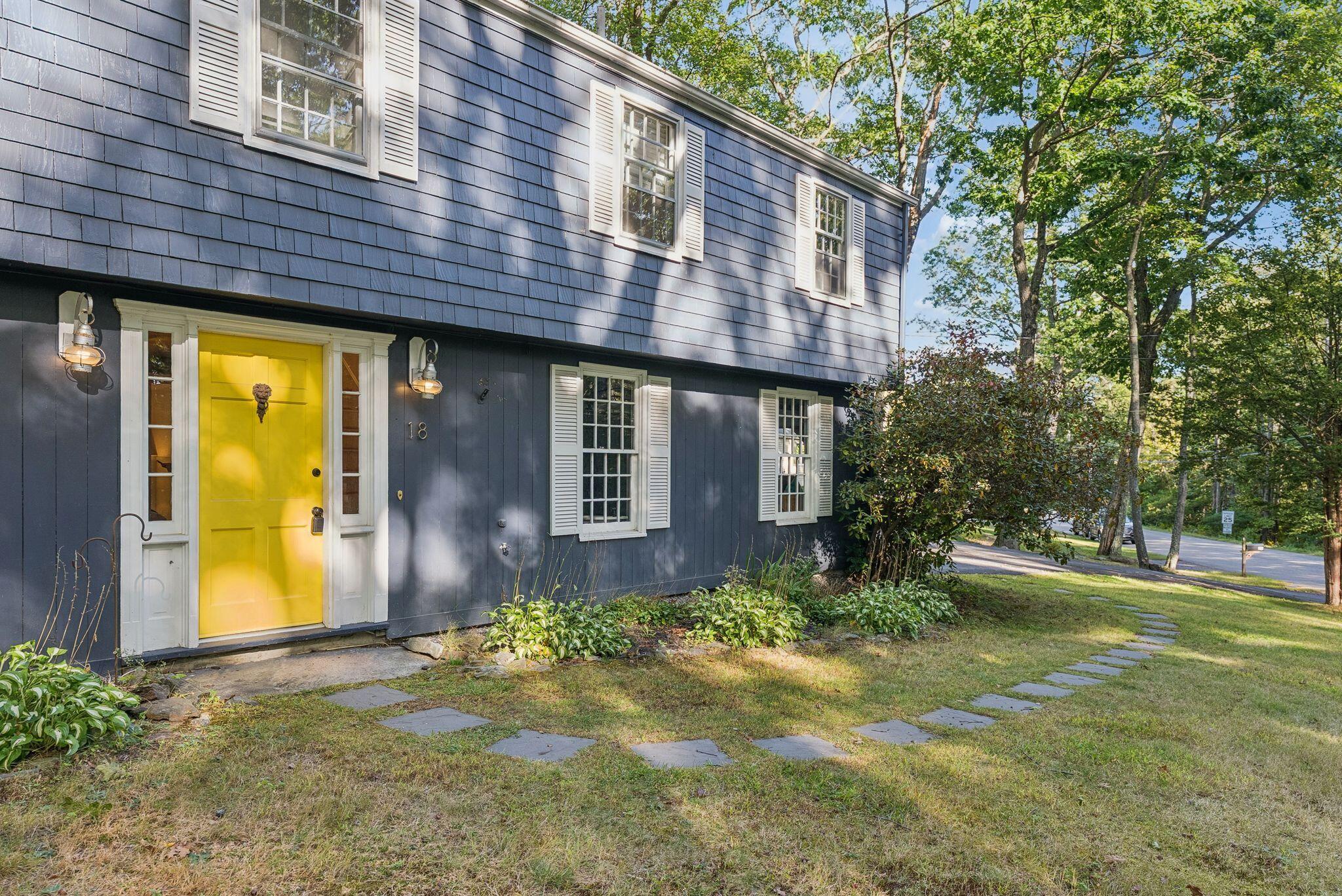 18 Broad Cove Road