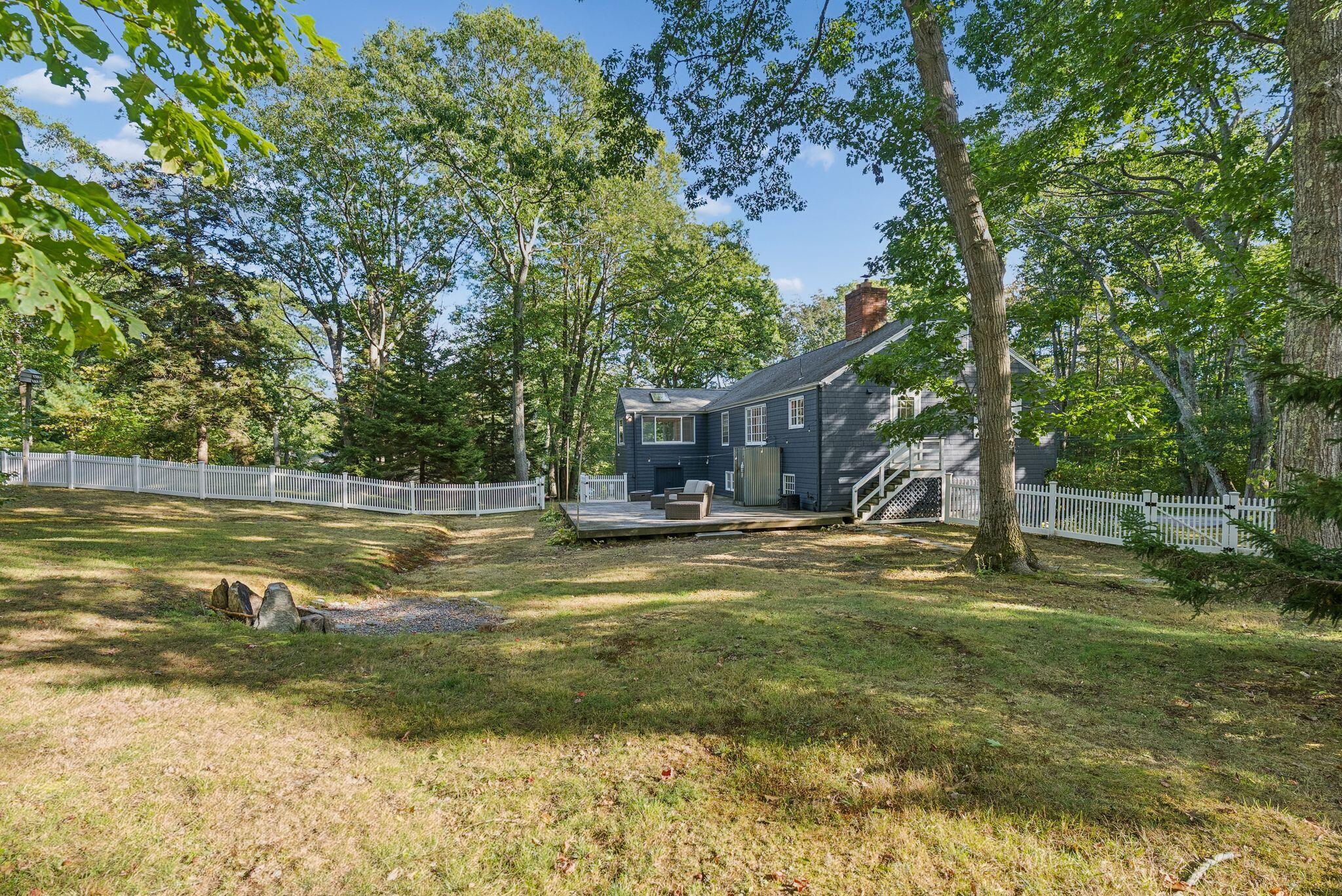 18 Broad Cove Road
