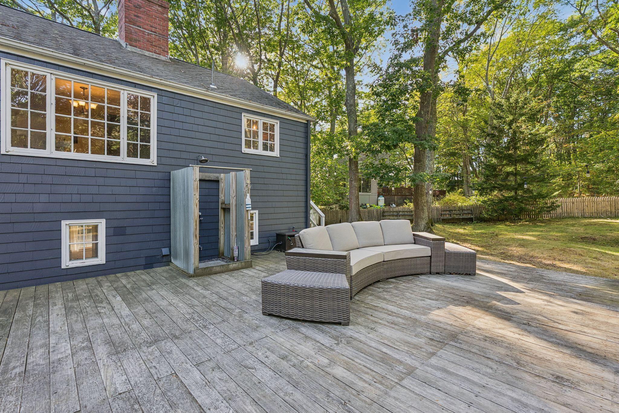 18 Broad Cove Road