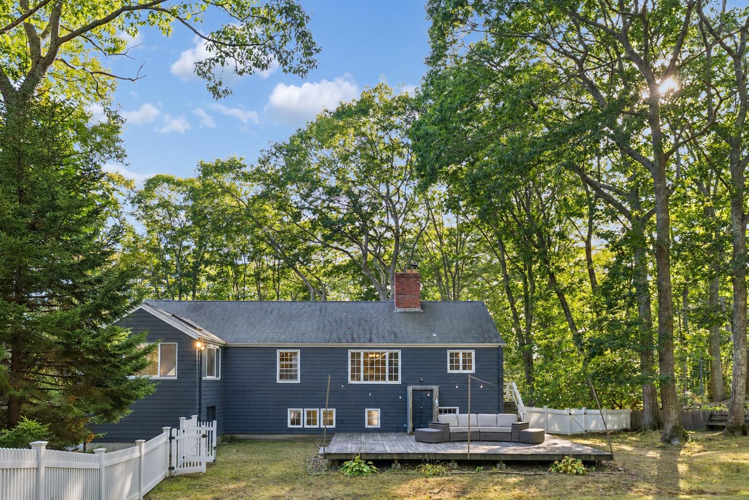 18 Broad Cove Road