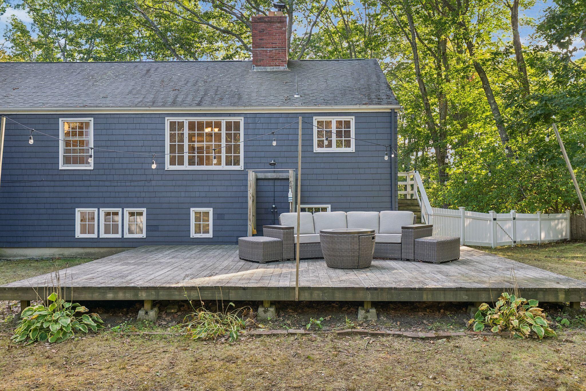 18 Broad Cove Road