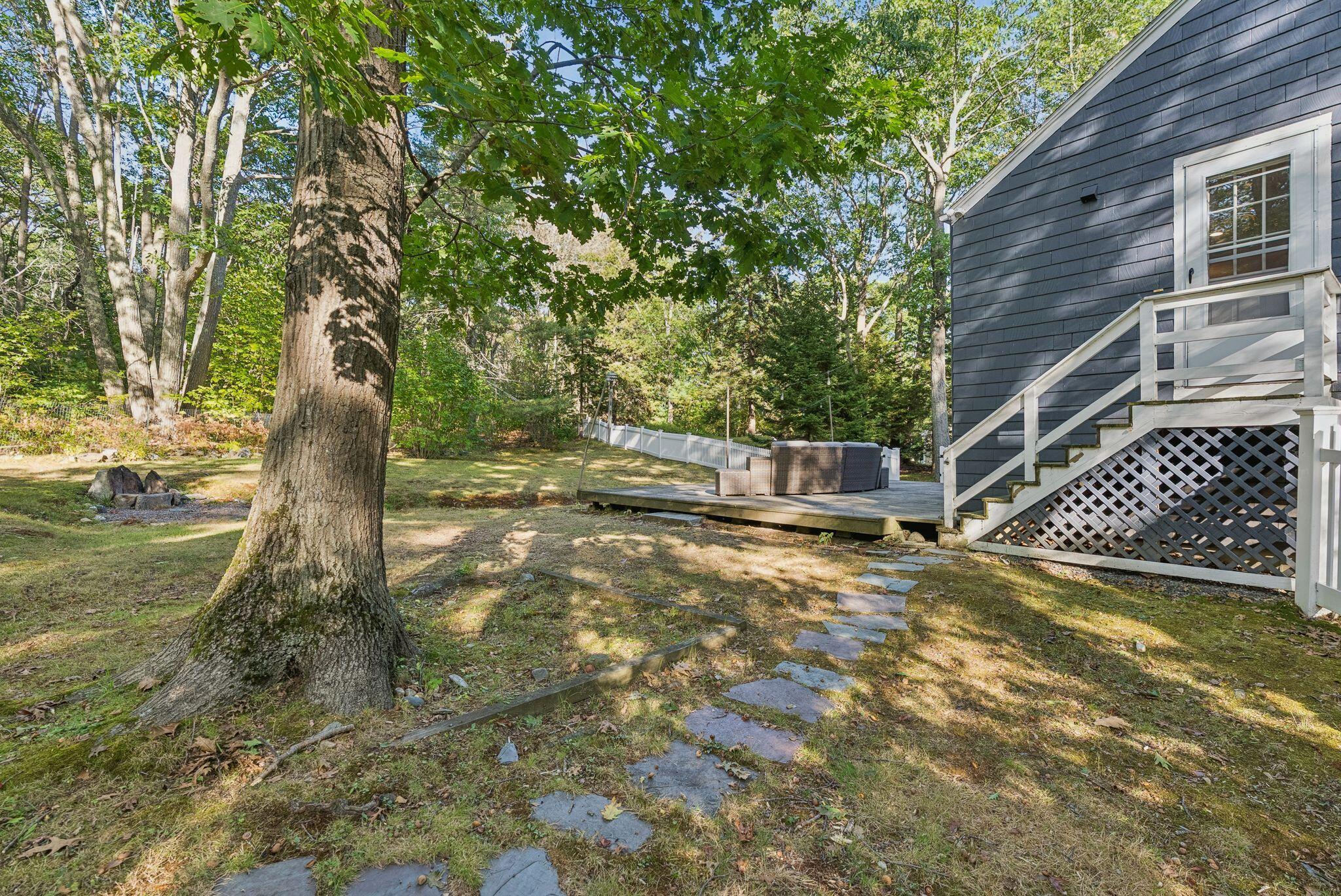 18 Broad Cove Road