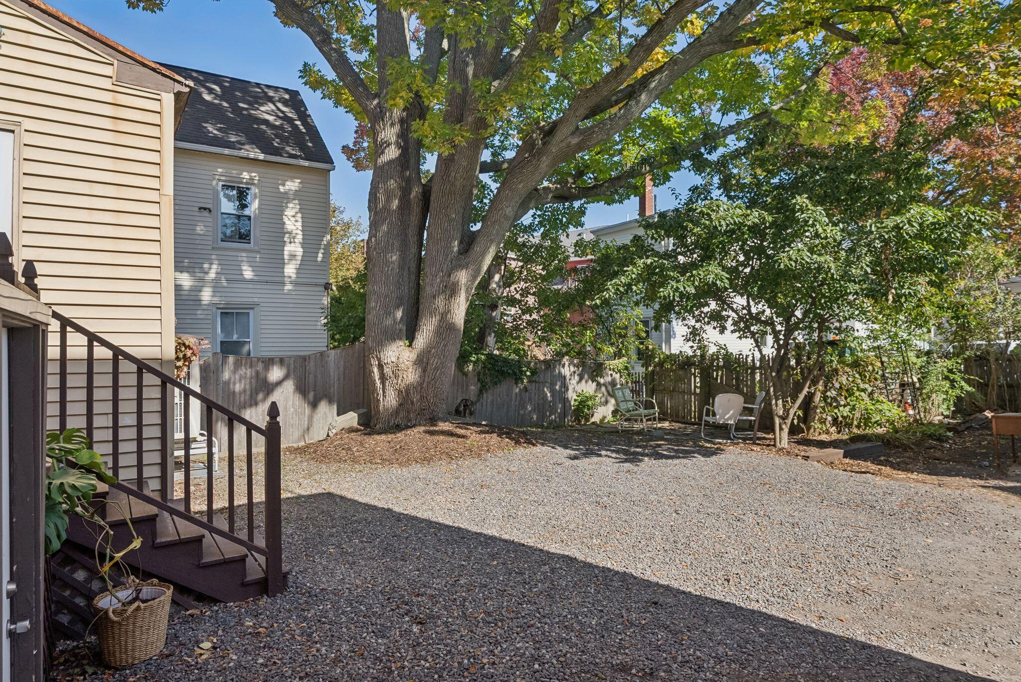 77 Carleton Street