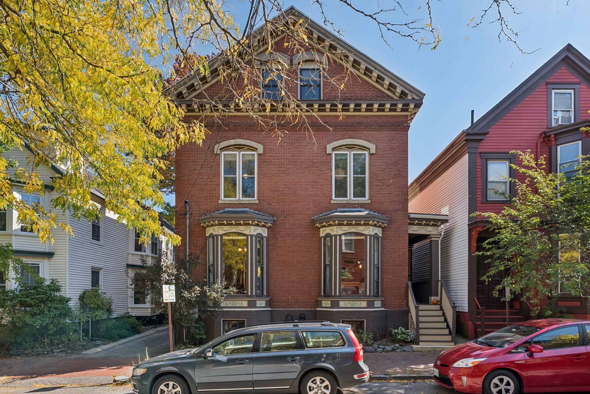 77 Carleton Street