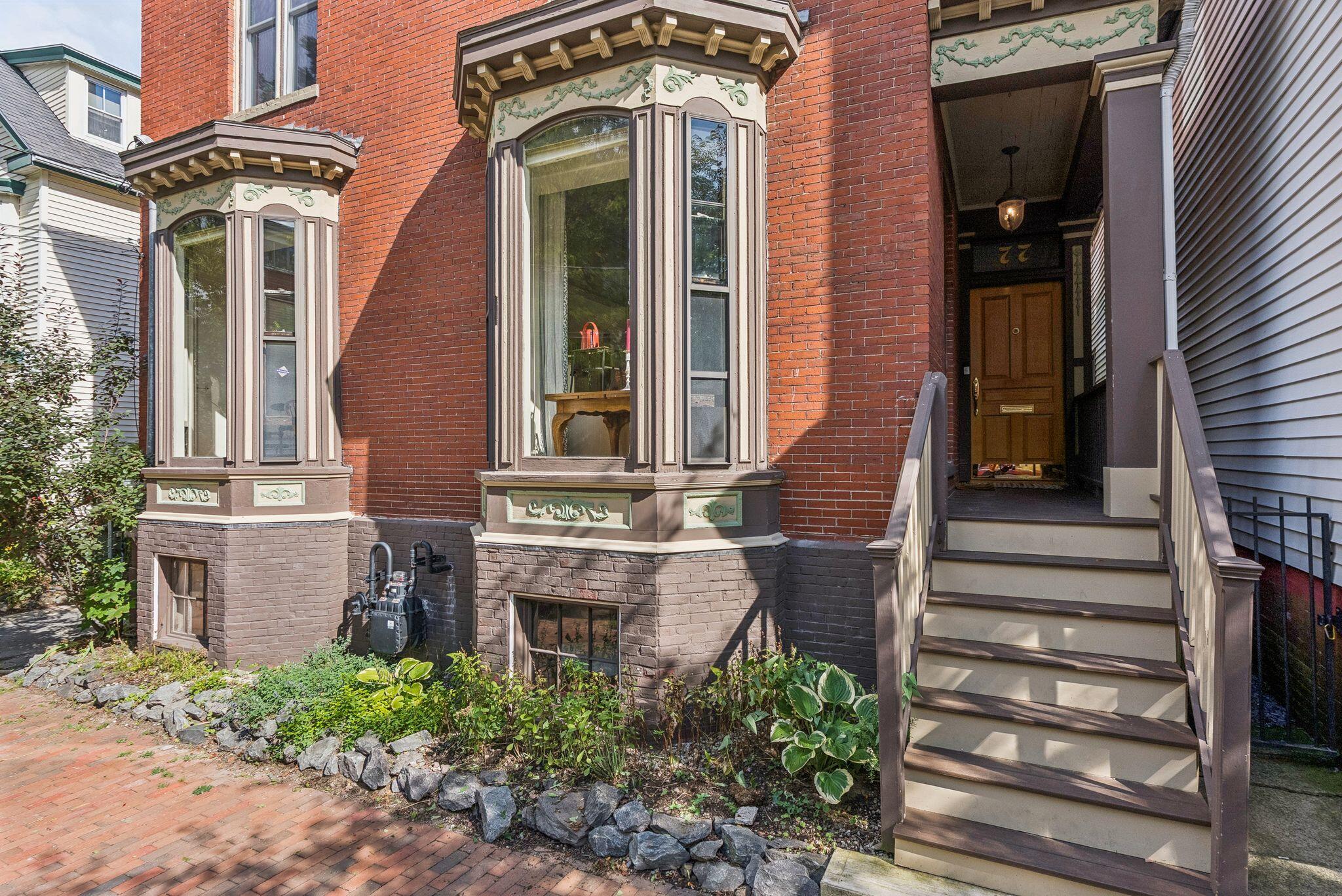 77 Carleton Street