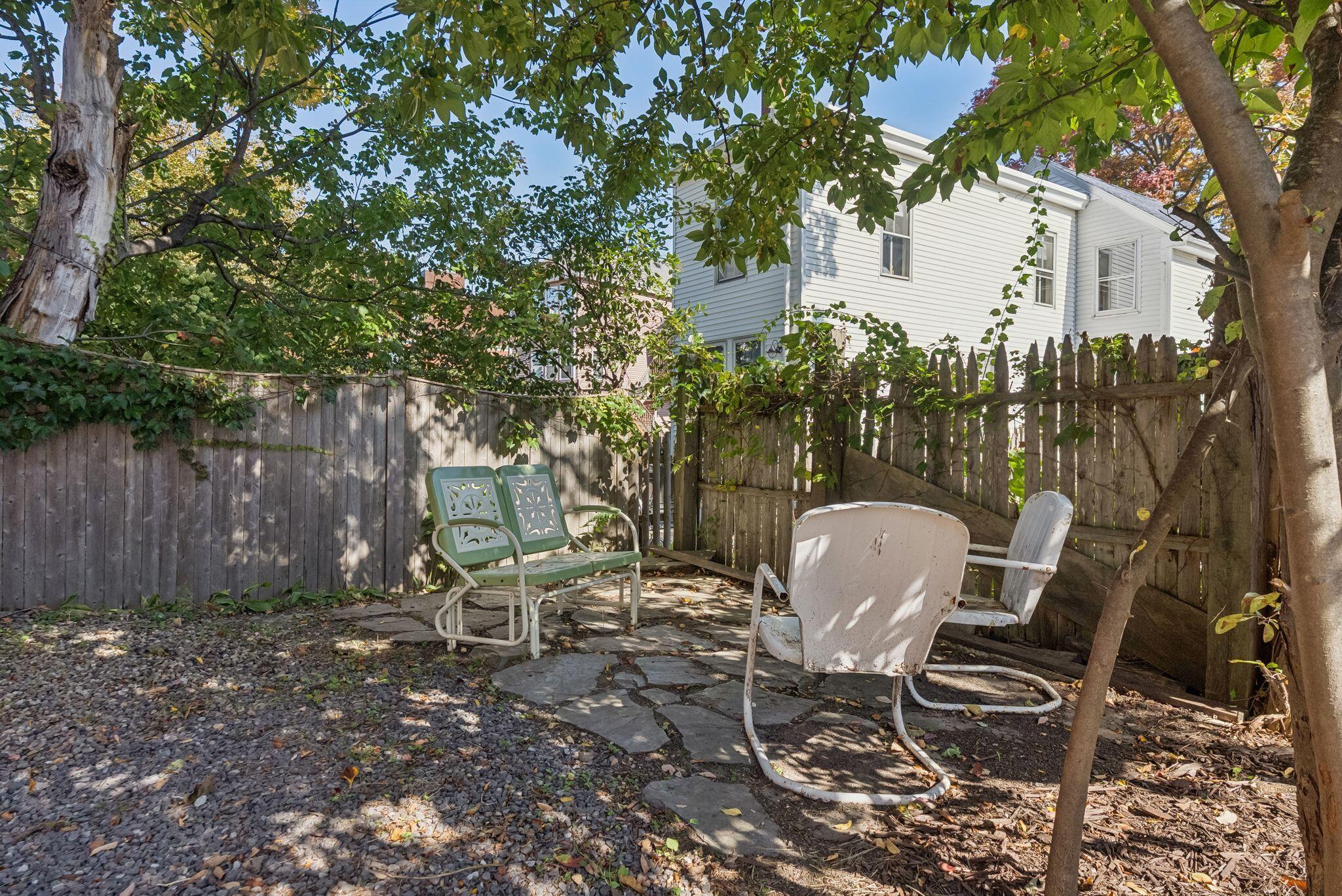 77 Carleton Street