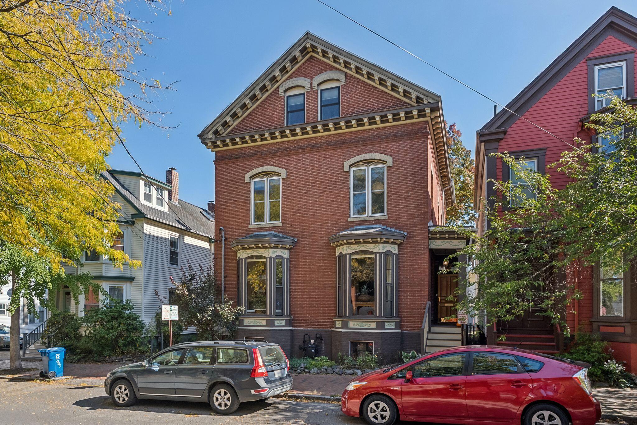 77 Carleton Street
