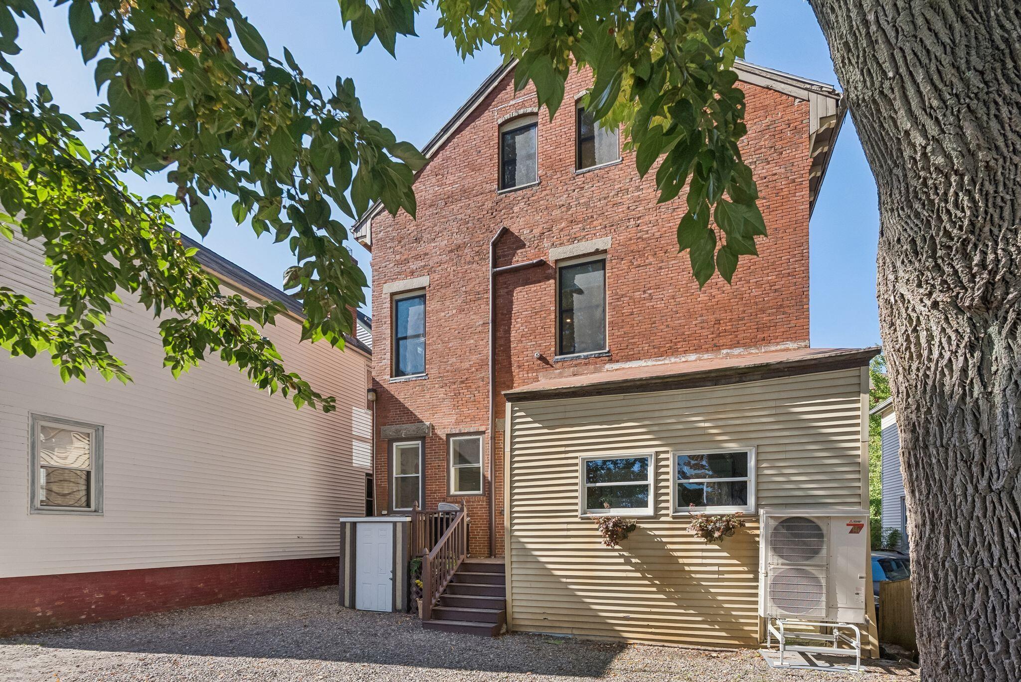 77 Carleton Street