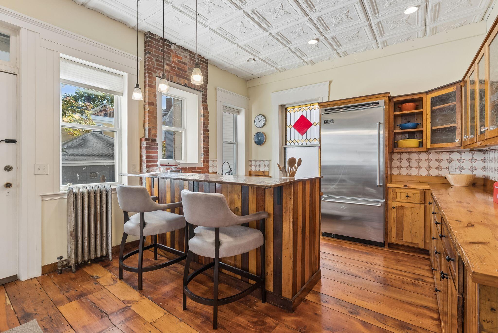 77 Carleton Street