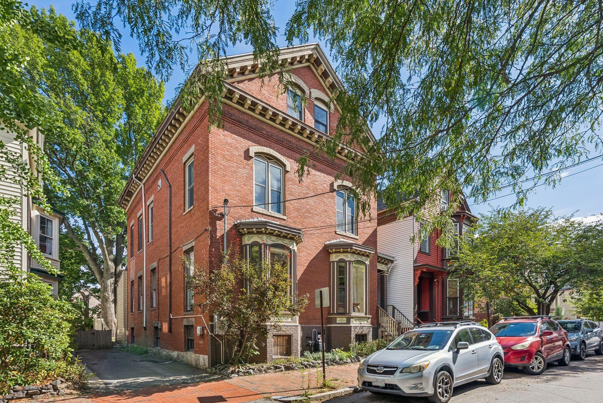 77 Carleton Street