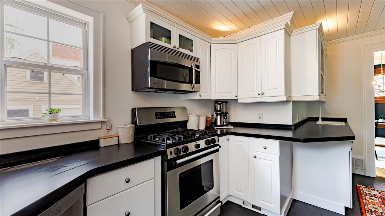 1723 W Hillsdale Street