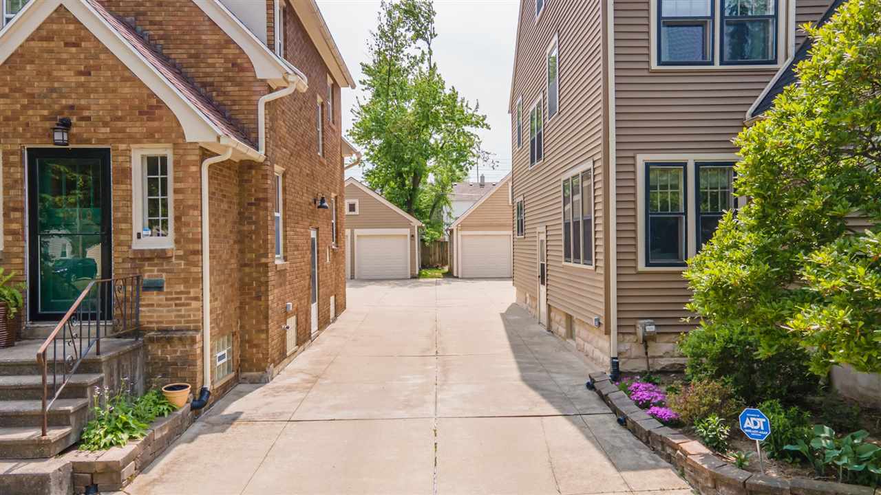 1723 W Hillsdale Street