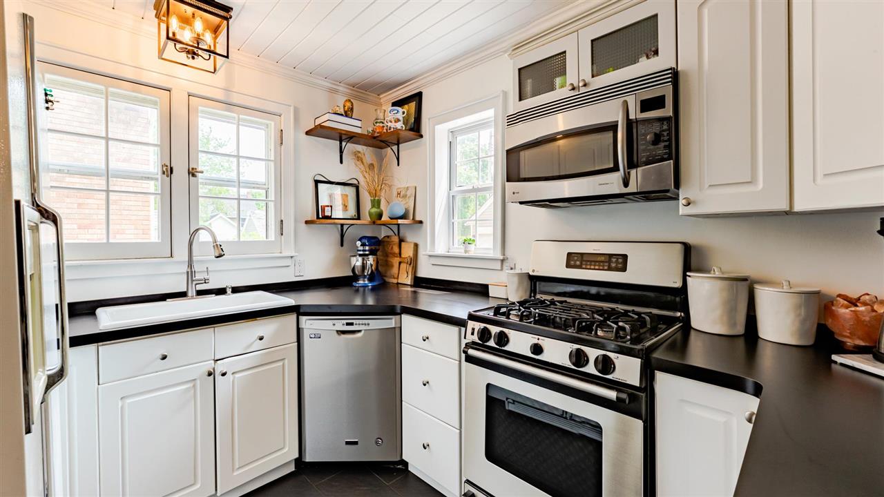 1723 W Hillsdale Street