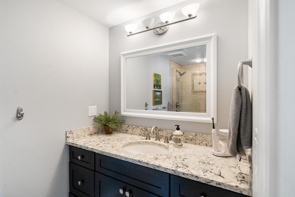 1134 Charlevoix Avenue Unit: 8