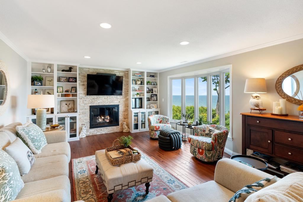 1134 Charlevoix Avenue Unit: 8