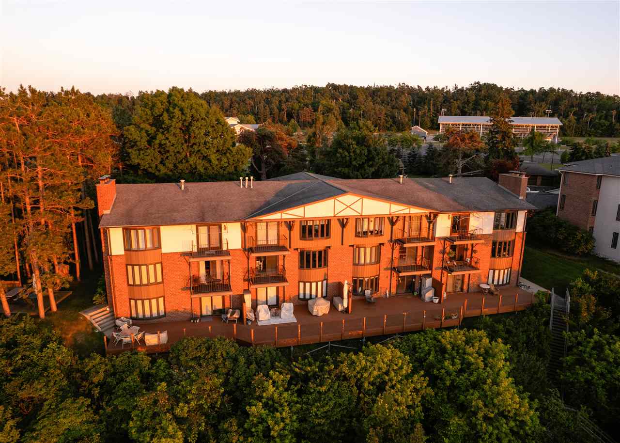1134 Charlevoix Avenue Unit: 8