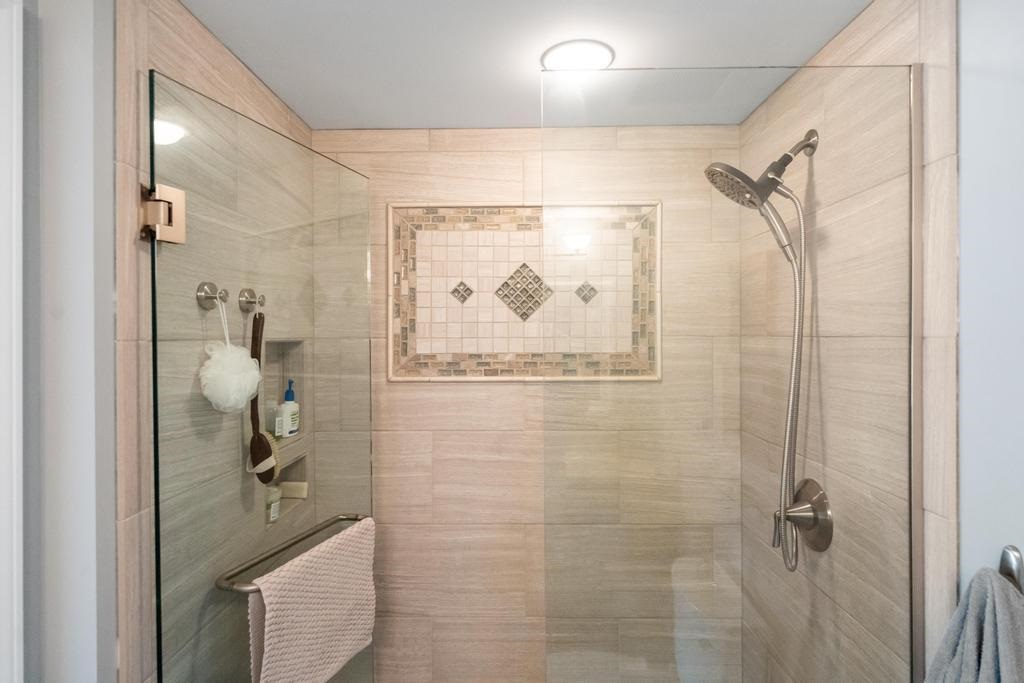 1134 Charlevoix Avenue Unit: 8