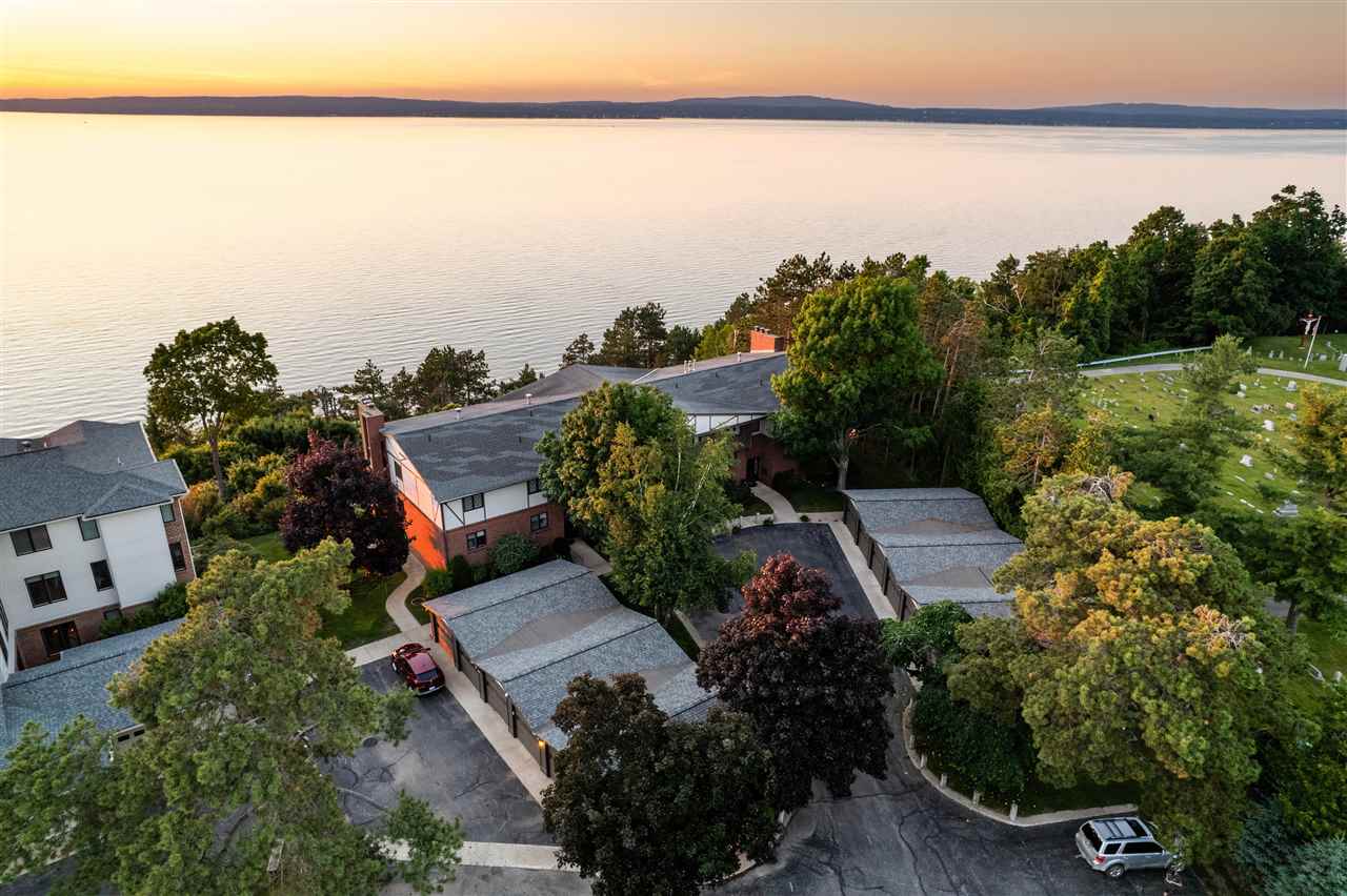 1134 Charlevoix Avenue Unit: 8