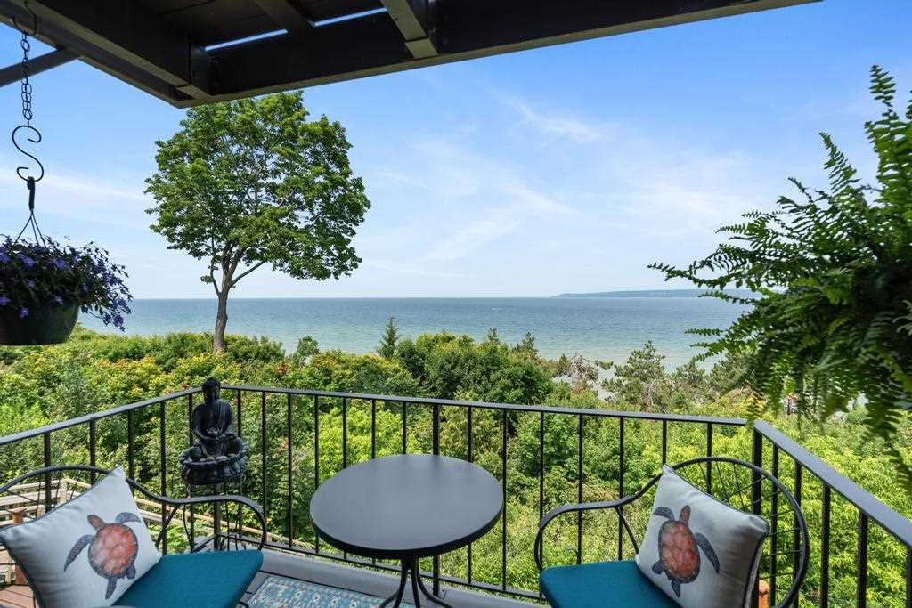 1134 Charlevoix Avenue Unit: 8