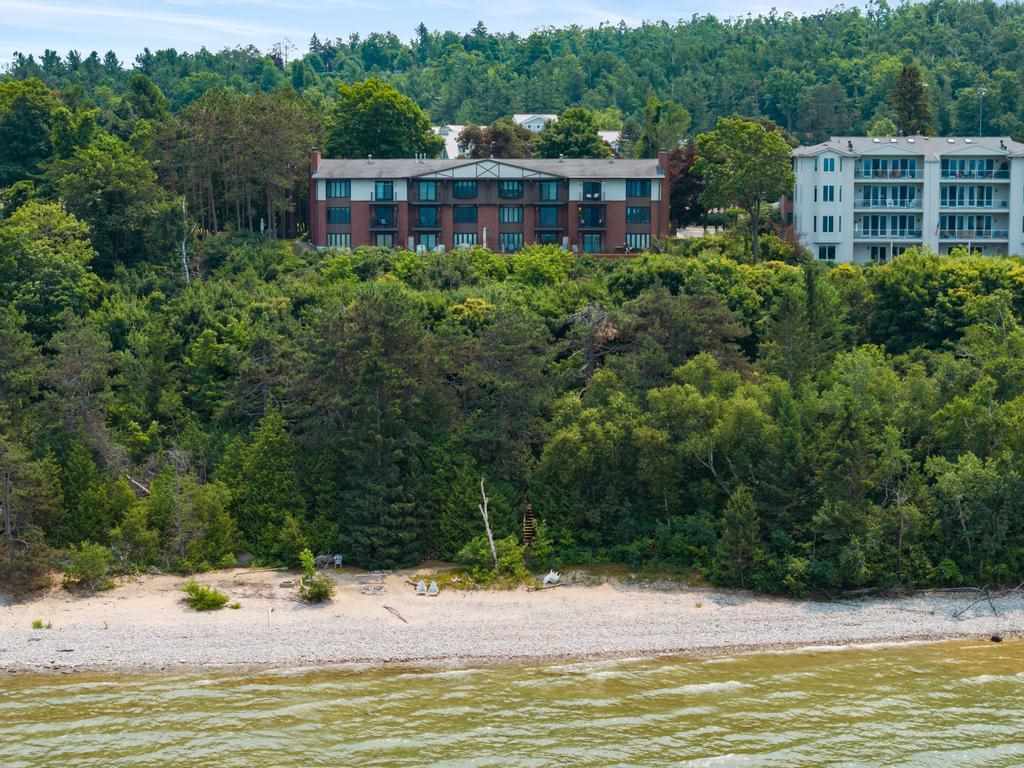 1134 Charlevoix Avenue Unit: 8