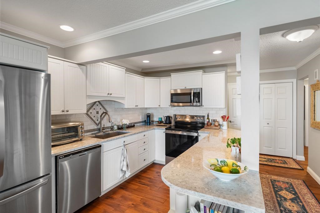 1134 Charlevoix Avenue Unit: 8
