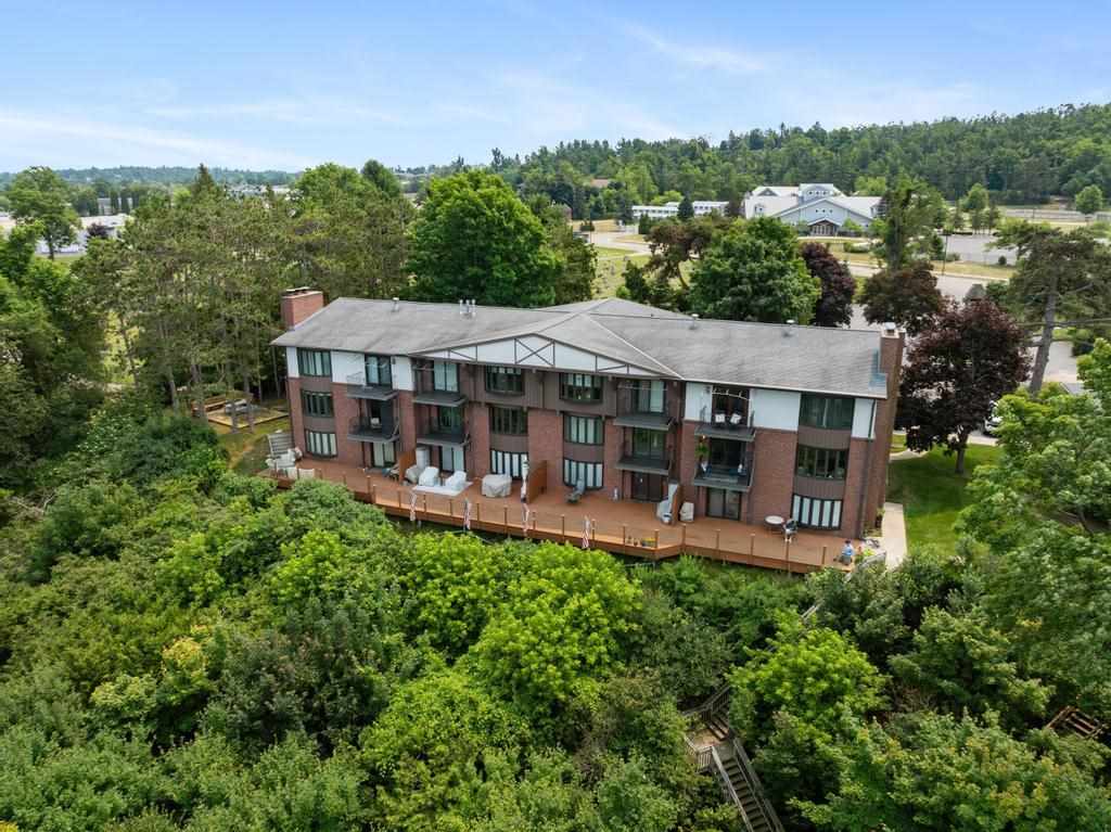 1134 Charlevoix Avenue Unit: 8