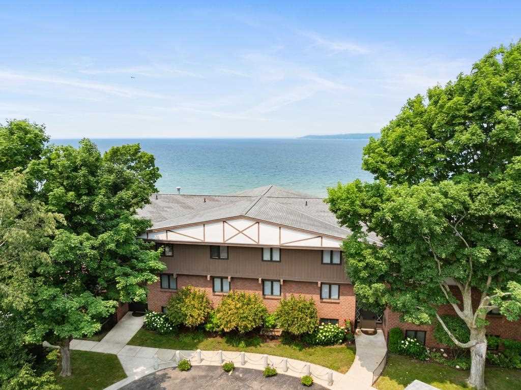 1134 Charlevoix Avenue Unit: 8
