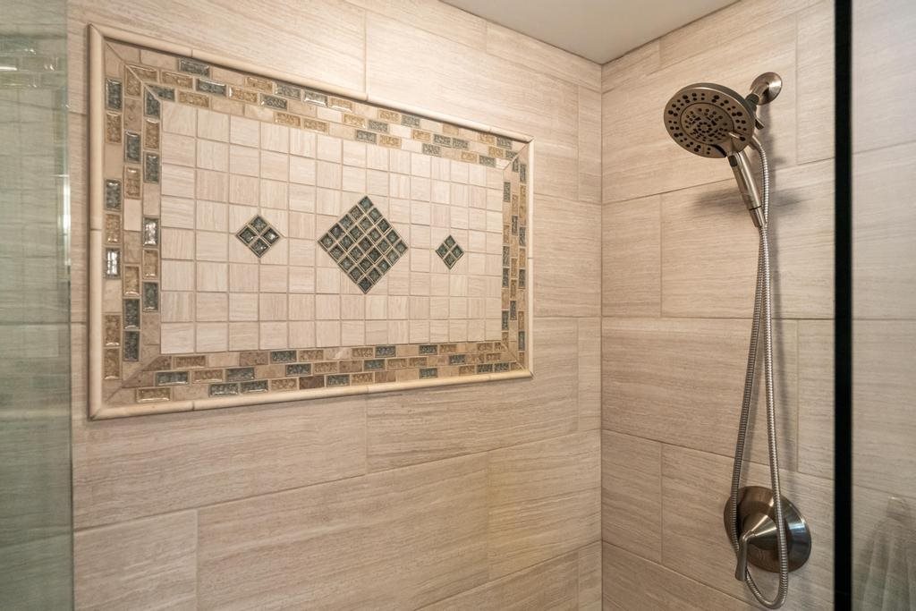 1134 Charlevoix Avenue Unit: 8
