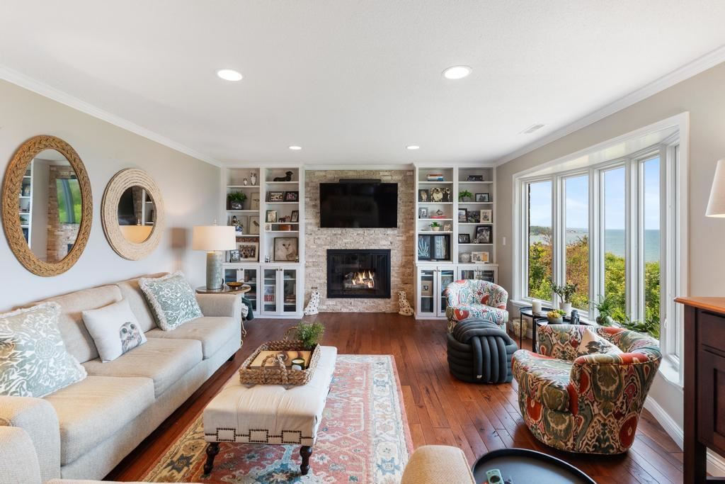 1134 Charlevoix Avenue Unit: 8