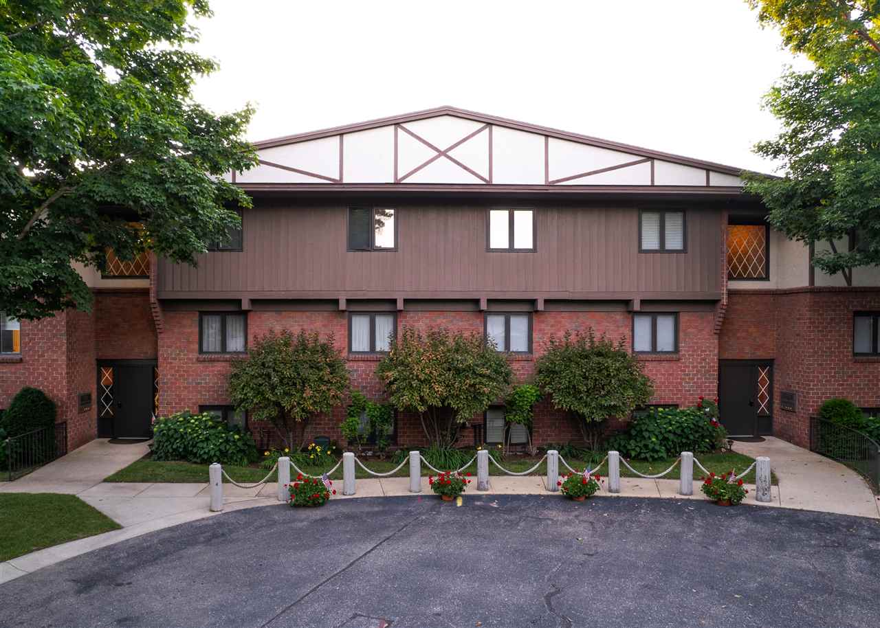 1134 Charlevoix Avenue Unit: 8
