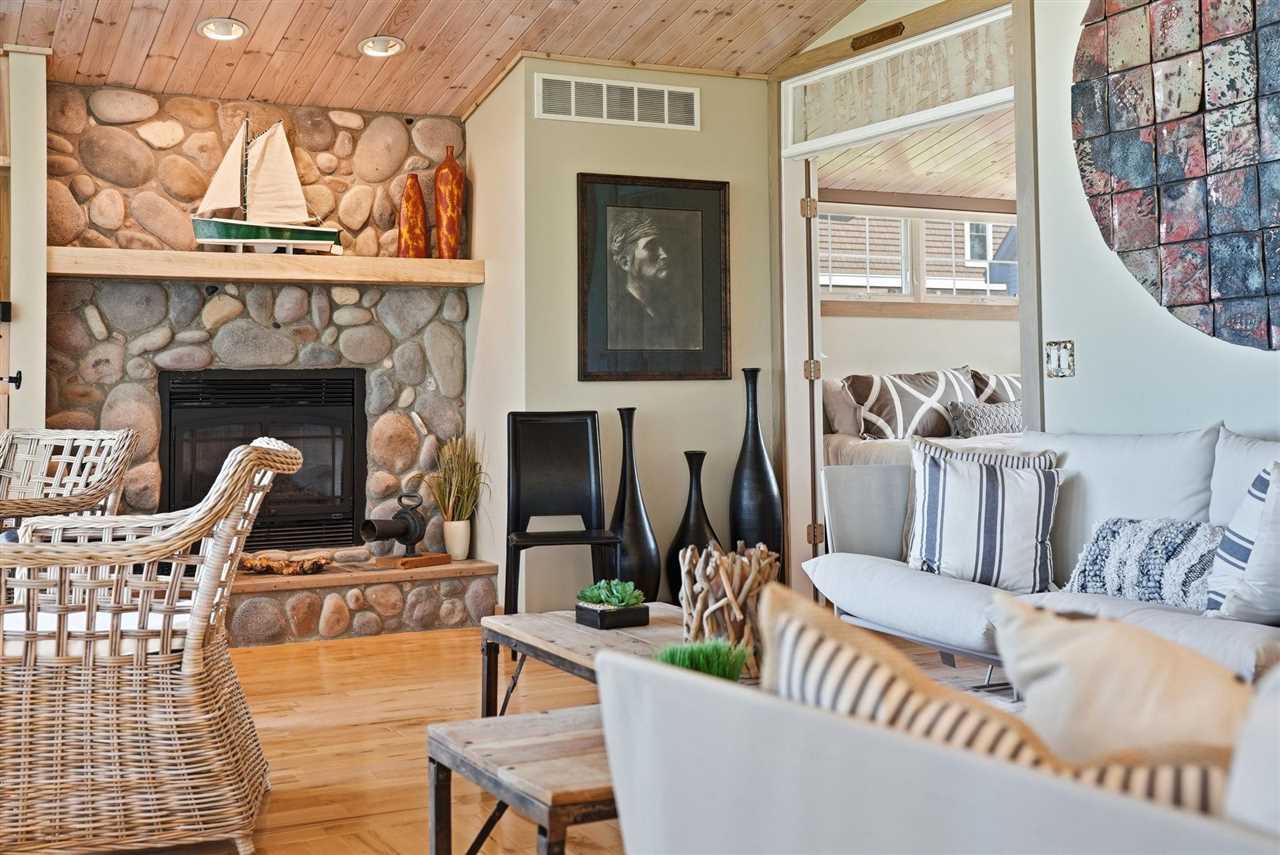 8463 Sturgeon Bay Drive