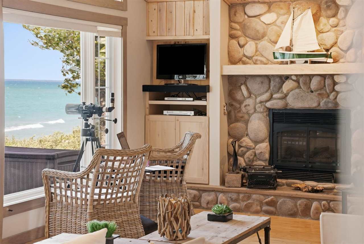 8463 Sturgeon Bay Drive