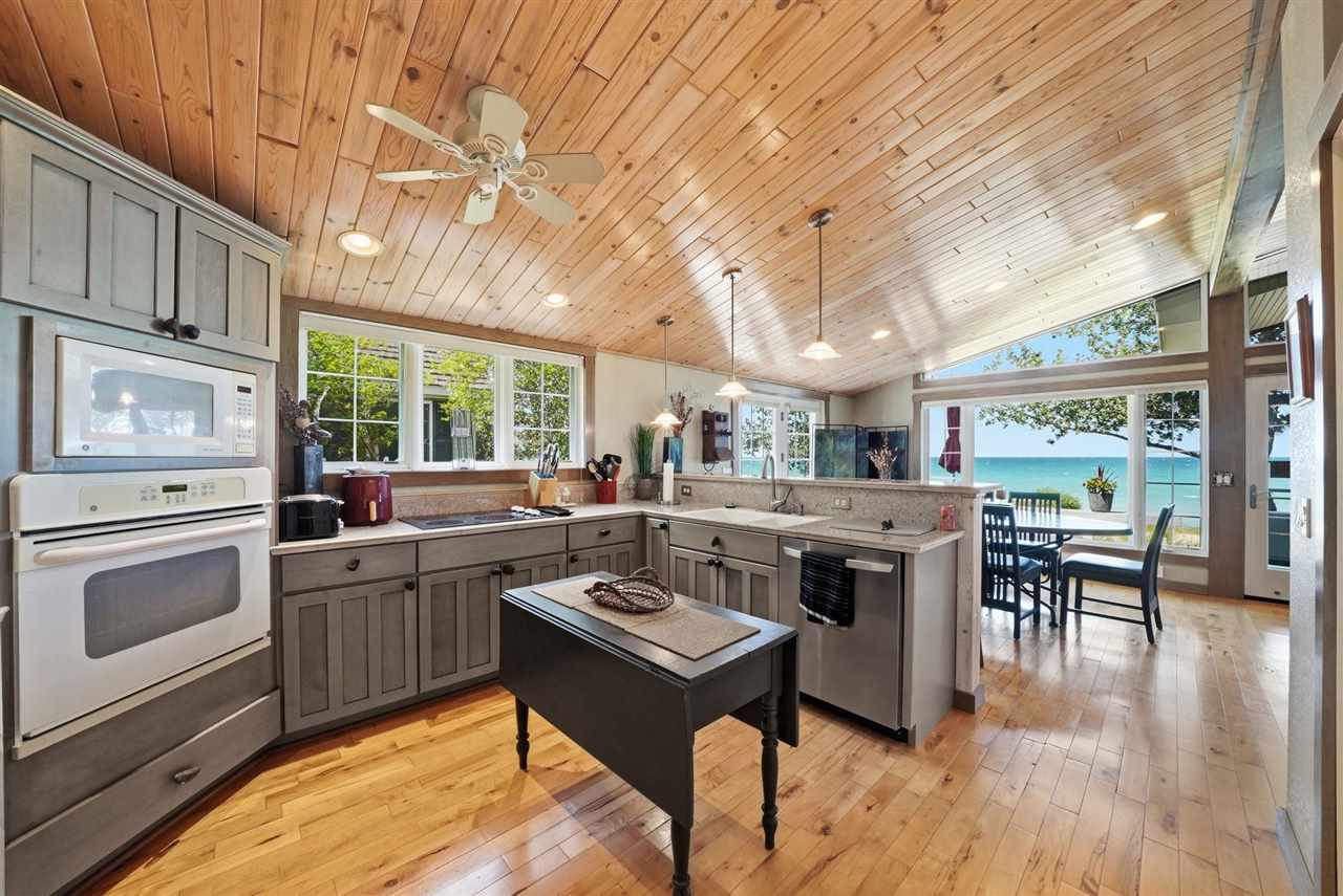 8463 Sturgeon Bay Drive