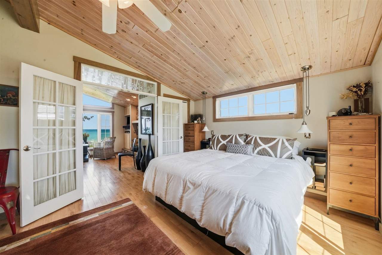 8463 Sturgeon Bay Drive