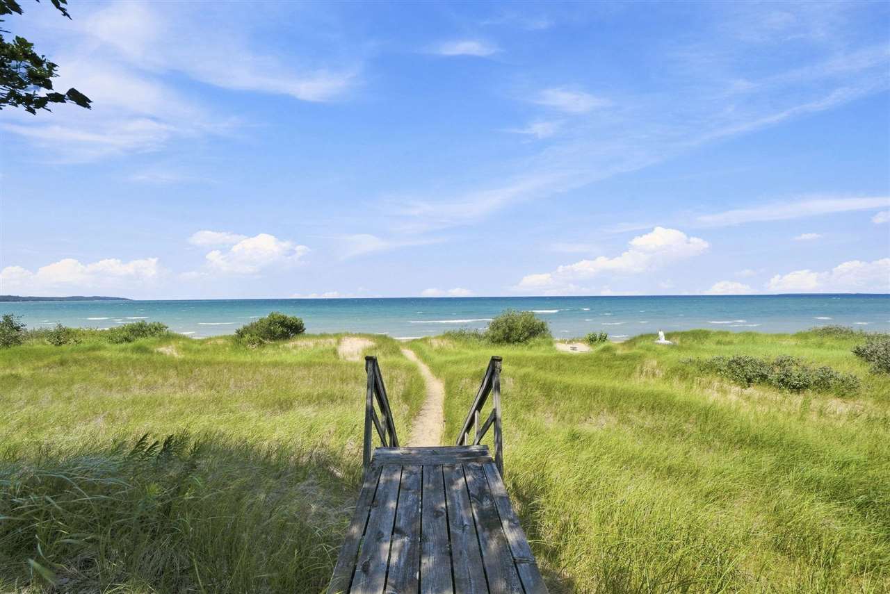 8463 Sturgeon Bay Drive