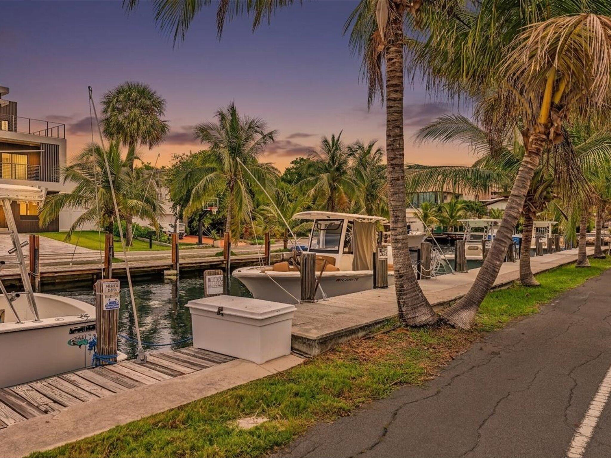 3232 Canal Drive 19