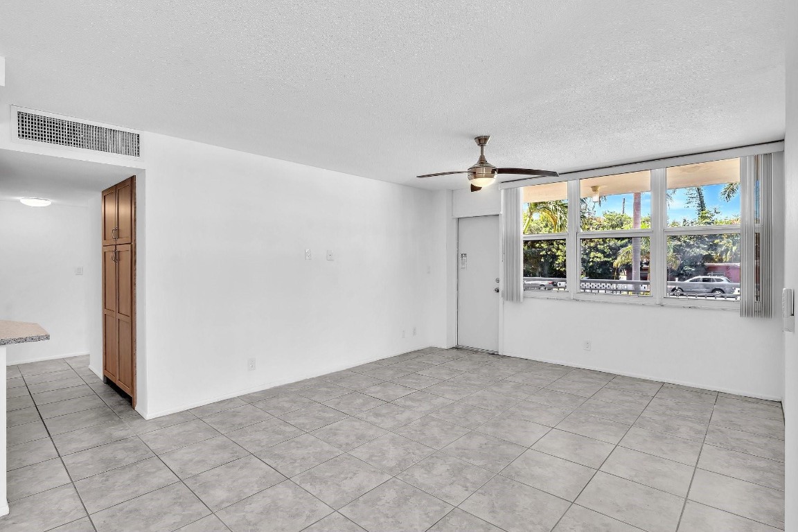 301 N Ocean Blvd 105