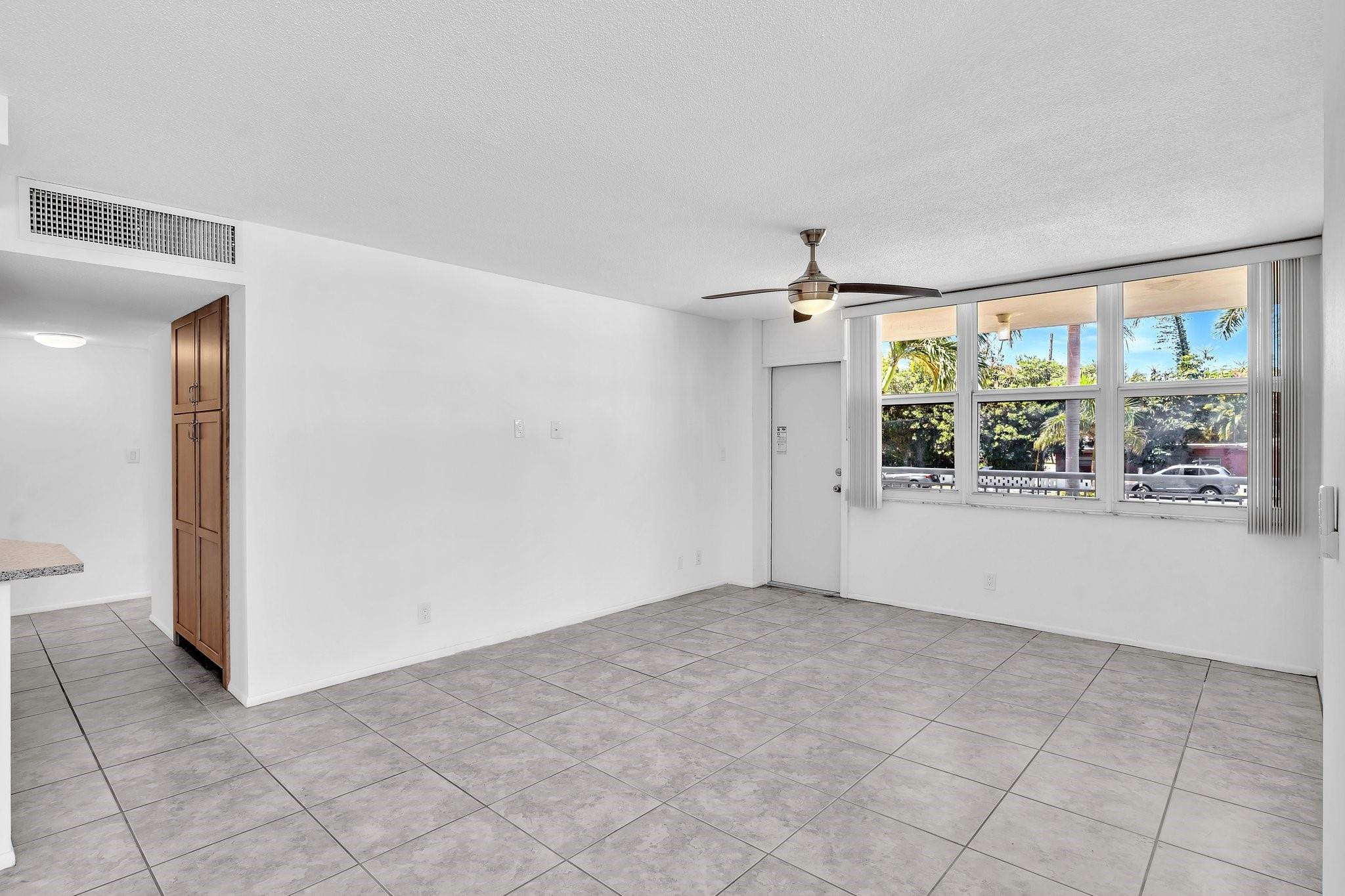 301 N Ocean Blvd 105
