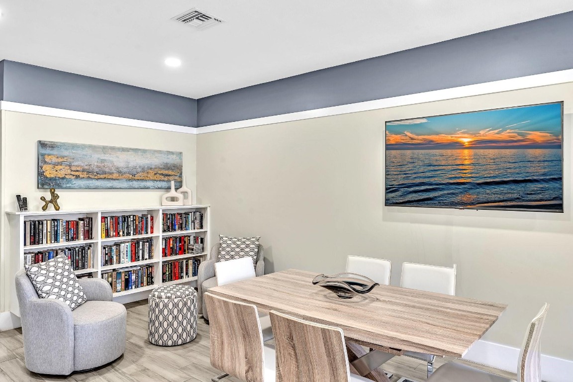 301 N Ocean Blvd 105