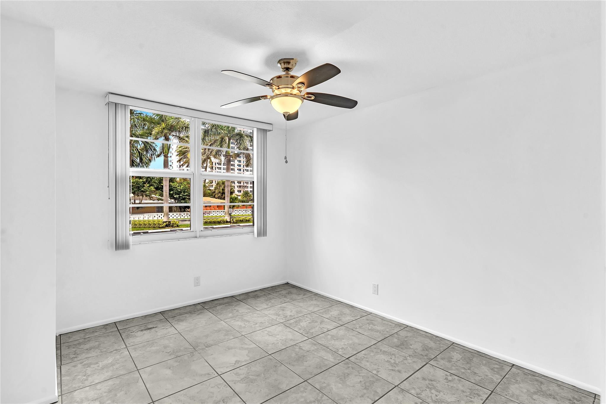 301 N Ocean Blvd 105